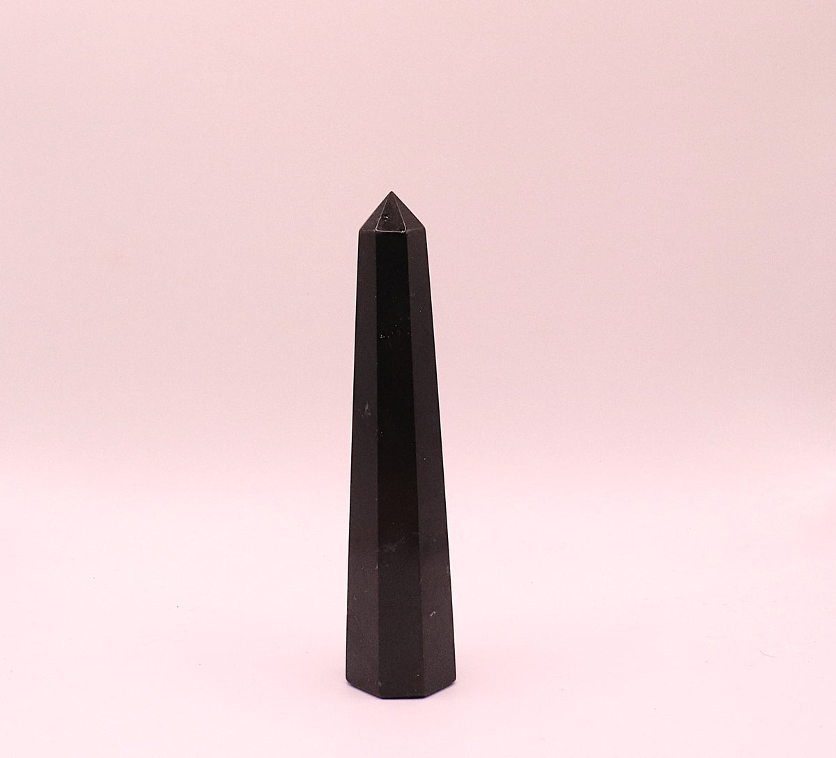 Zwarte toermalijn obelisk