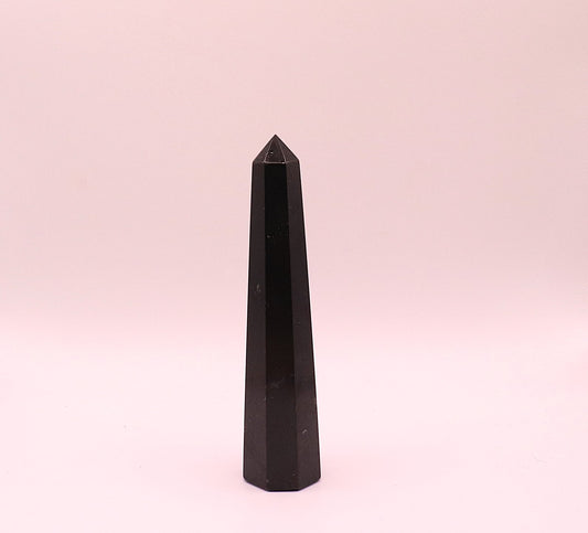Zwarte toermalijn obelisk